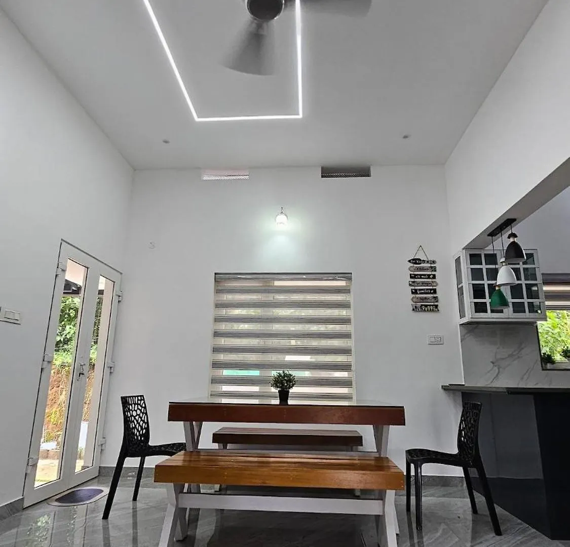 Διαμέρισμα Uthuppan'S 2 Bedroom First Floor Udumbanshola