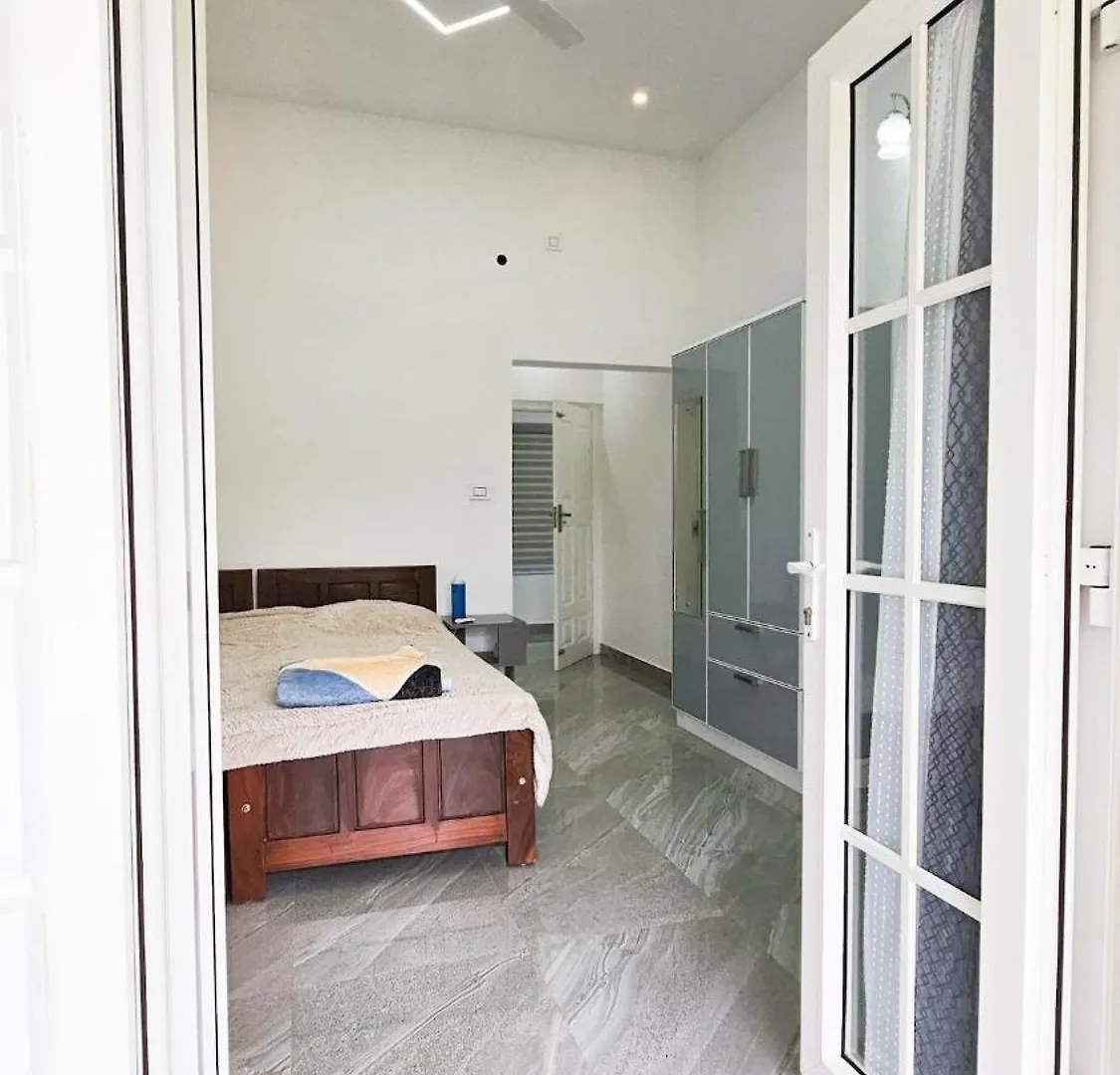 Διαμέρισμα Uthuppan'S 2 Bedroom First Floor Udumbanshola Ινδία