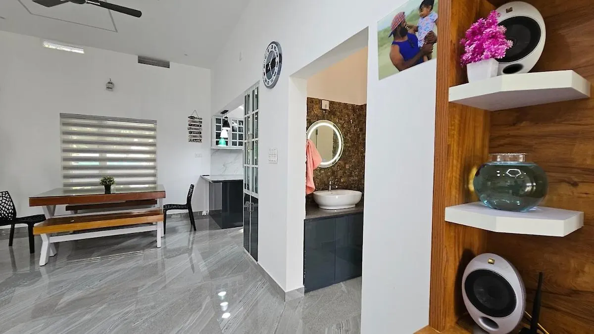 Uthuppan'S 2 Bedroom First Floor Udumbanshola